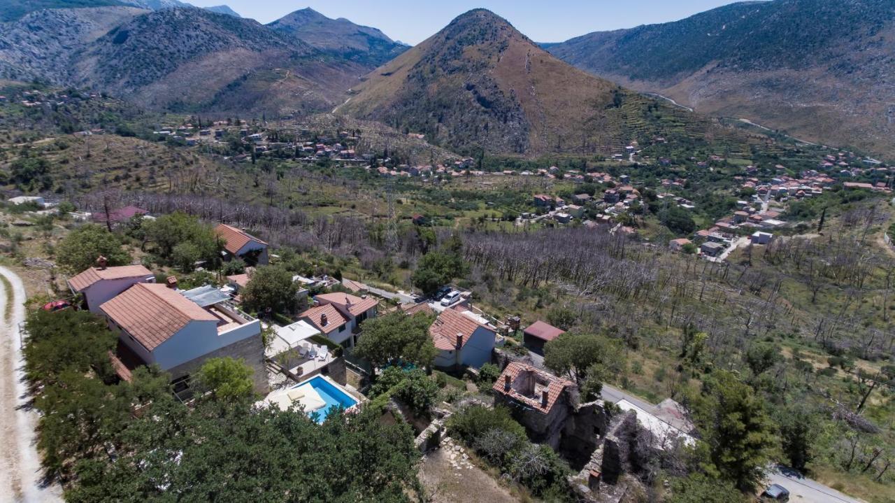 Villa Don Dan Zrnovnica Exterior photo